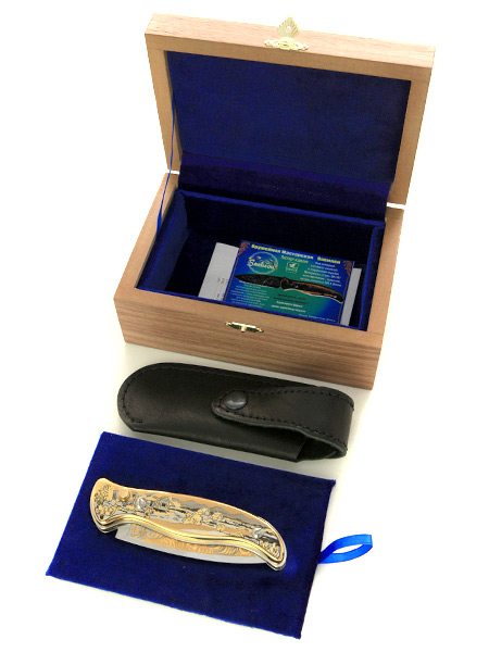 Складной сувенирный нож \"Волки, деревня\" с кнопкой в подарочном футляре Златоуст